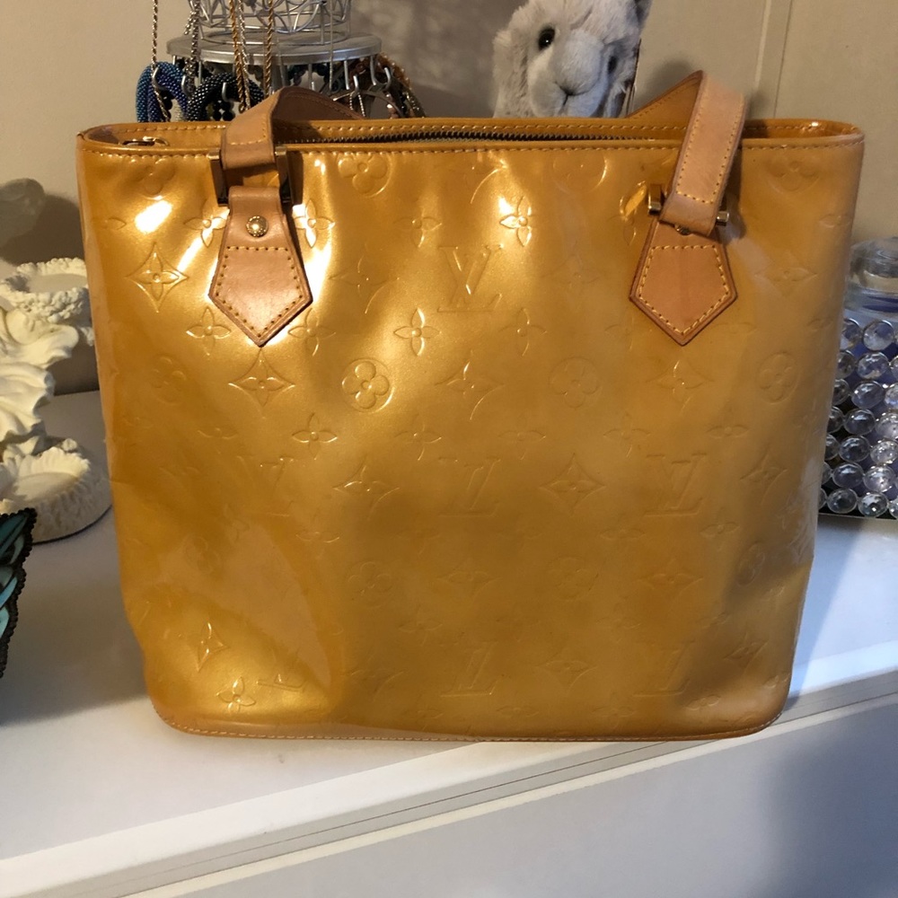 Authentic LV Houston Vernis.